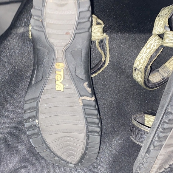 TEVA WO size 7 Black and Olive Green Sandals Hook and Loop closure clean - Picture 5 of 9